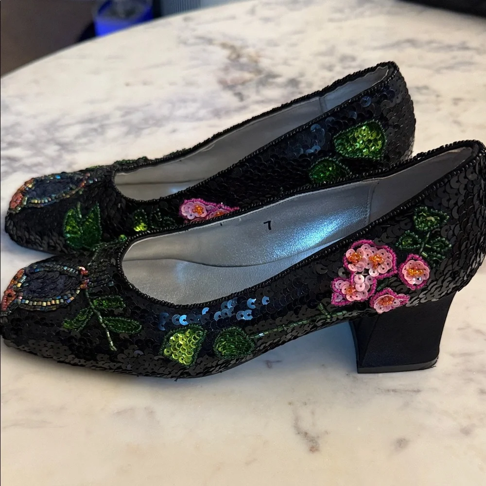 Black Sequin Embellished Women's Shoes - Picture 2 of 7